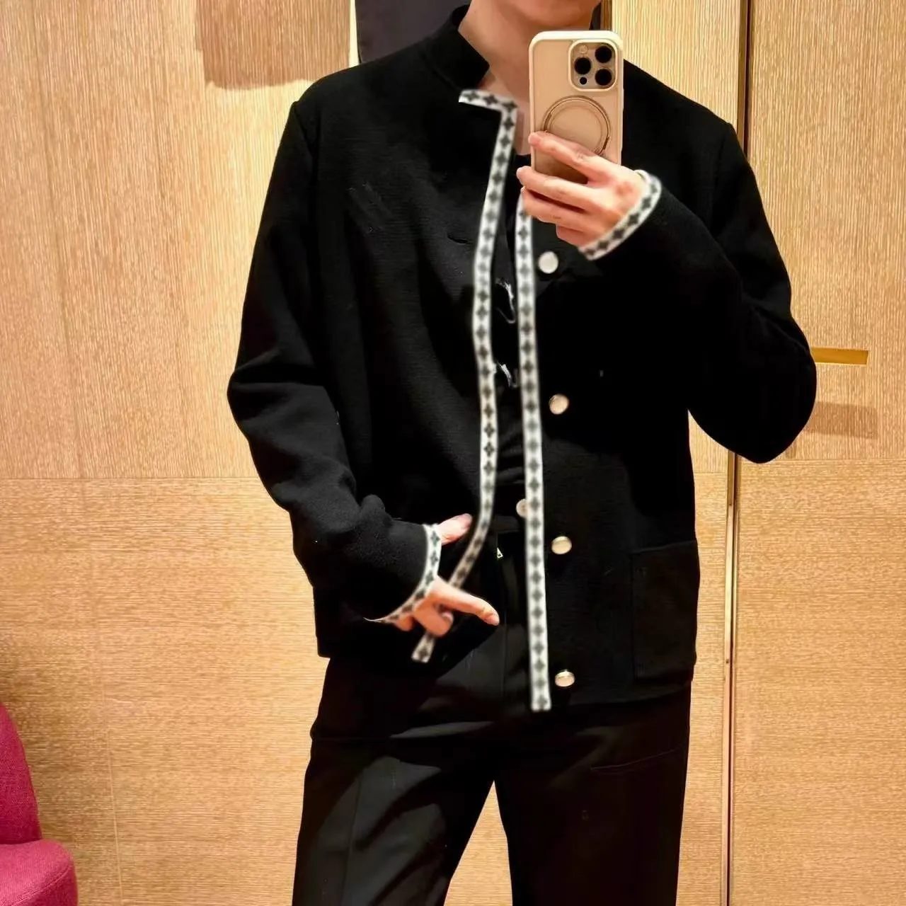 Louis Vuitton/Louis Vuitton white edge knitted college style cardigan jacket